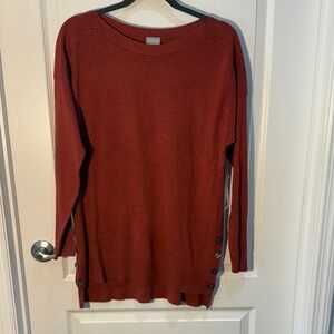 Chico's Red Knit Top High/Low Button Accent Soft Light Weight Size 1 NWT